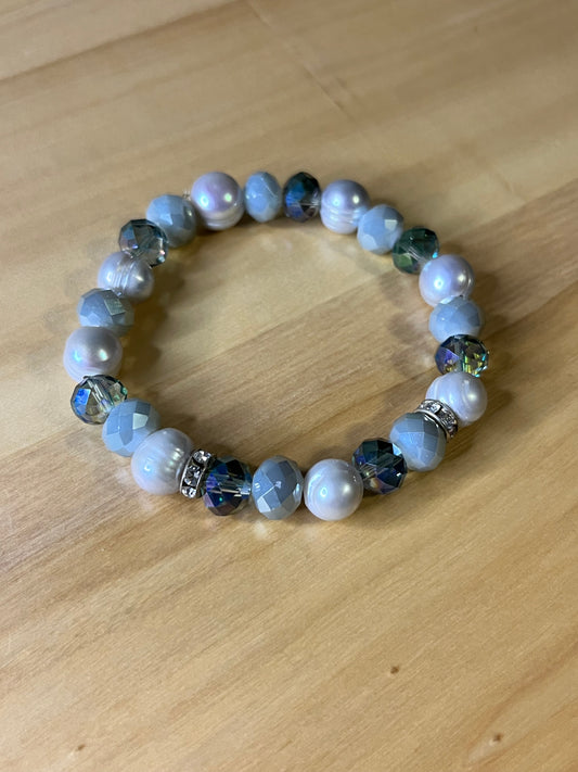 Crystal Freshwater Pearl Stretch Bracelet Pale Gray Aqua & White